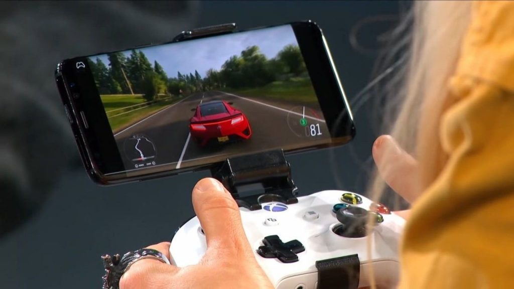 Xbox game streamed via cloud to mobile phone