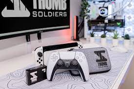 The Thumb Soldiers Kit
